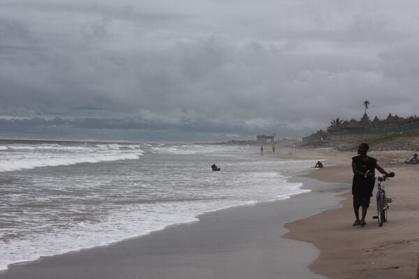 Caminhar e pedalar na orla de Praia Grande é bem-estar