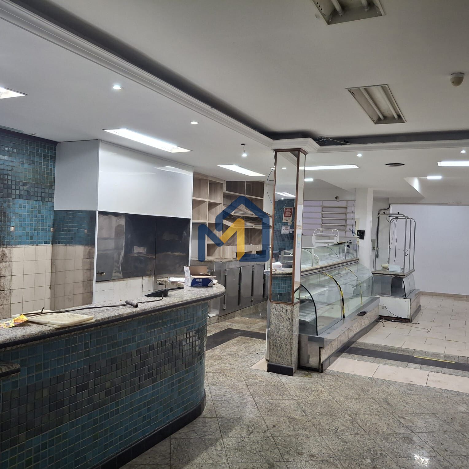 Loja-Salão, 300 m² - Foto 1
