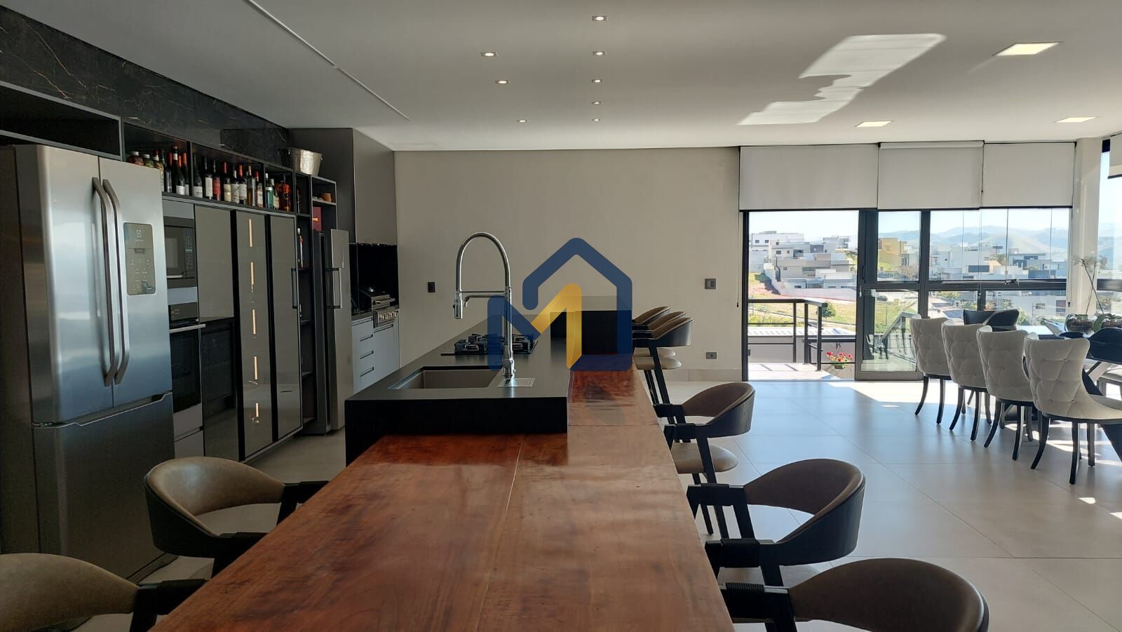 Casa, 4 quartos, 325 m² - Foto 2