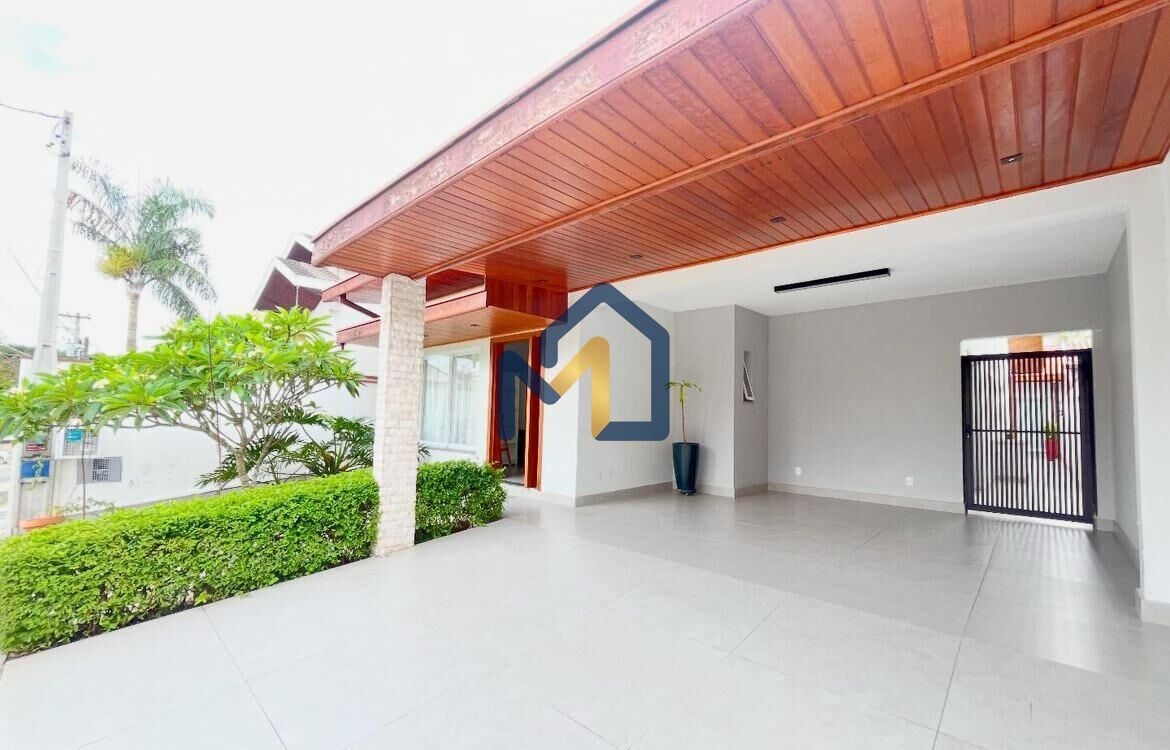 Casa, 5 quartos, 220 m² - Foto 1