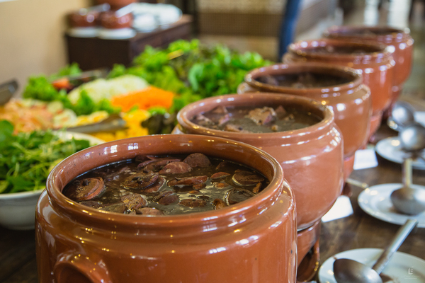Saboreie a melhor feijoada de São Paulo nos melhores restaurantes da cidade