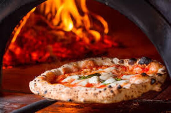 Listamos as 5 melhores pizzarias de São Paulo para experimentar a pizza perfeita.