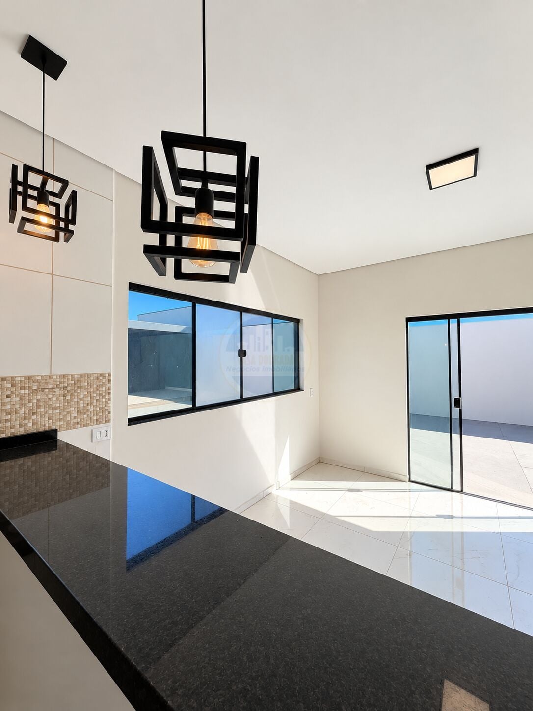 Casa no Conjunto Residencial Monte Carlo, foto 5 de 10
