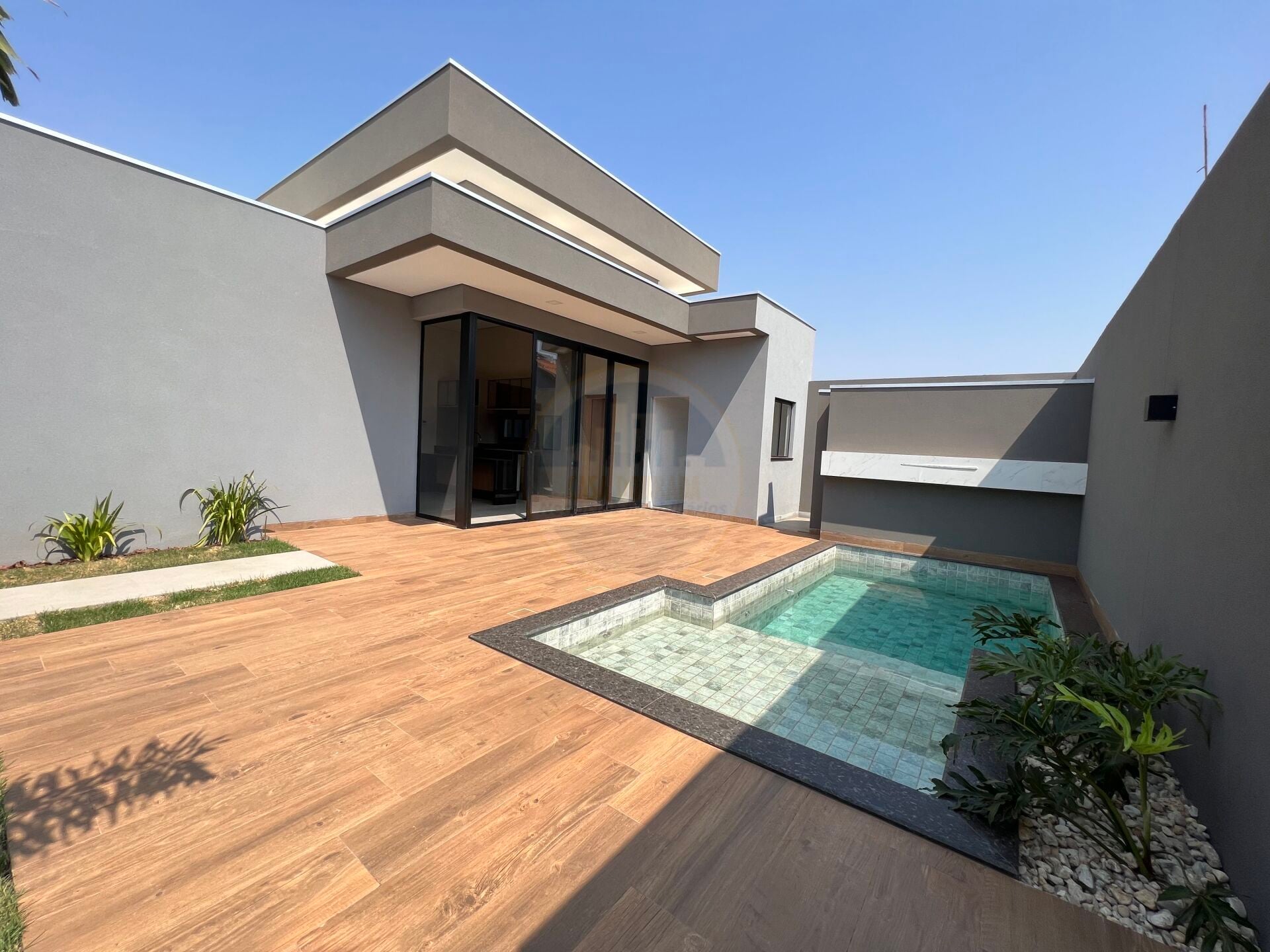 Casa no Jardim Cristhais, foto 1 de 17