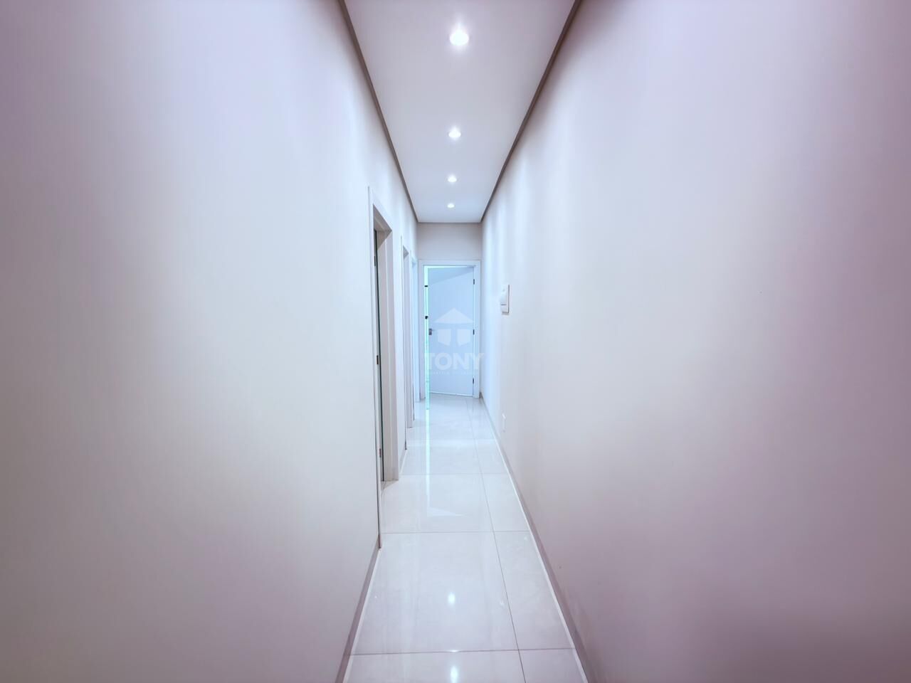 Casa à venda com 3 quartos, 1 suíte, 2 vagas e 103m² no Plano Diretor Sul, Palmas (TO) — foto 8 de 14