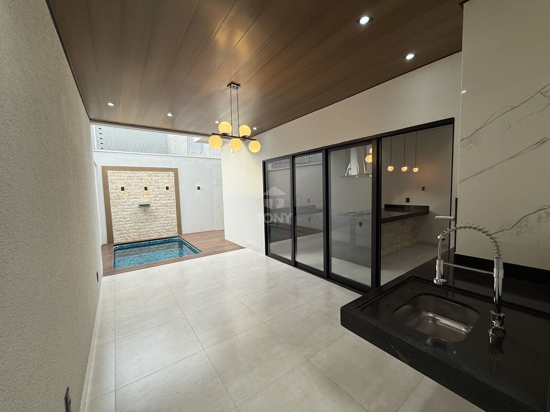 Casa à venda com 3 quartos, 3 suítes, 2 vagas e 160m² no Plano Diretor Sul, Palmas (TO) — foto 15 de 17