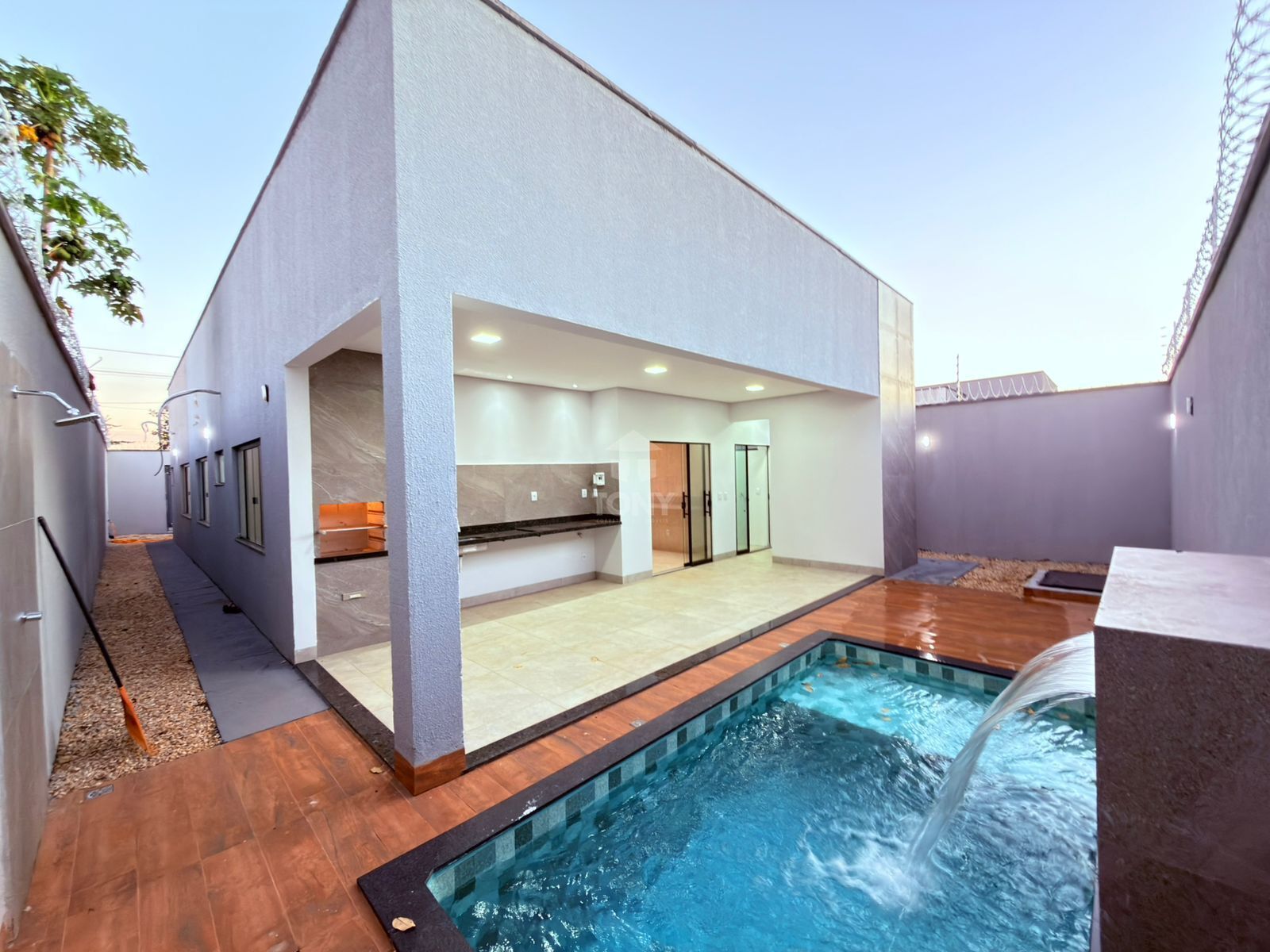 Casa à venda com 3 quartos, 2 suítes, 4 vagas e 159m² no Plano Diretor Sul, Palmas (TO) — foto 9 de 13