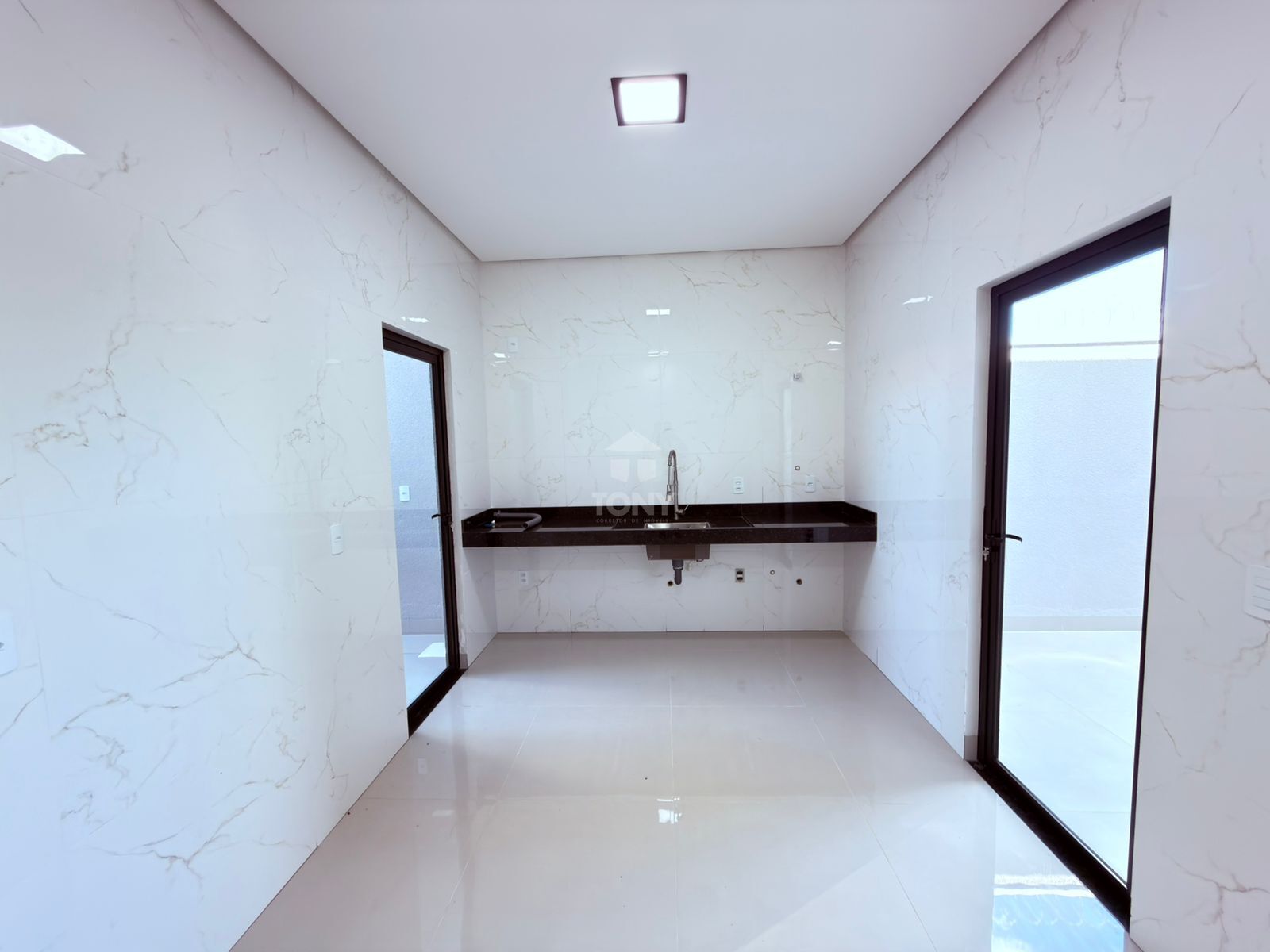 Casa à venda com 2 quartos, 1 suíte, 2 vagas e 85m² no Plano Diretor Sul, Palmas (TO) — foto 4 de 12