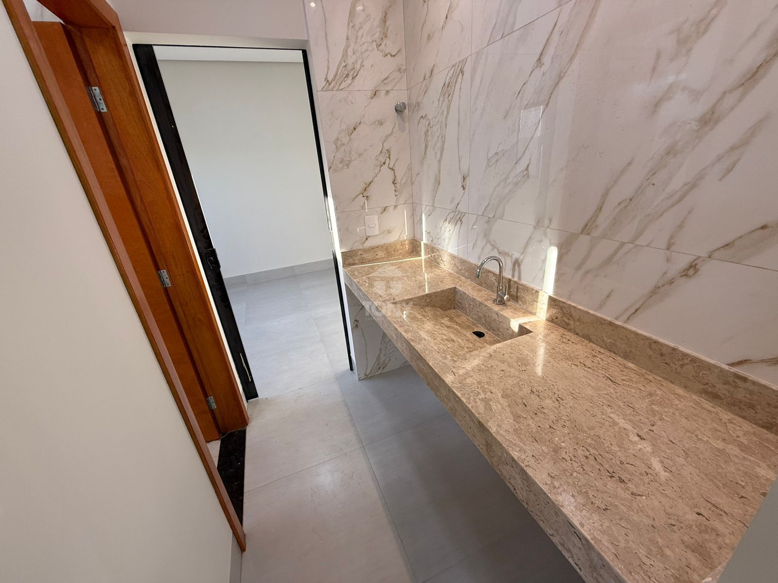 Casa à venda com 3 quartos, 1 suíte, 2 vagas e 125m² no Plano Diretor Sul, Palmas (TO) — foto 9 de 13