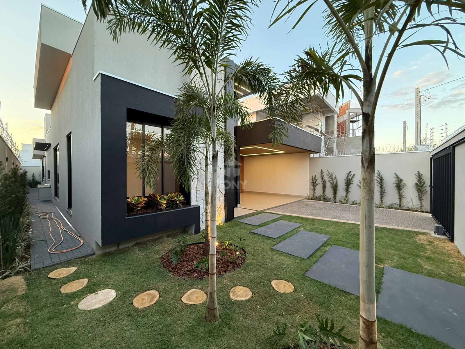 Casa à venda com 3 quartos, 3 suítes, 4 vagas e 207m² no Plano Diretor Sul, Palmas (TO) — foto 4 de 30