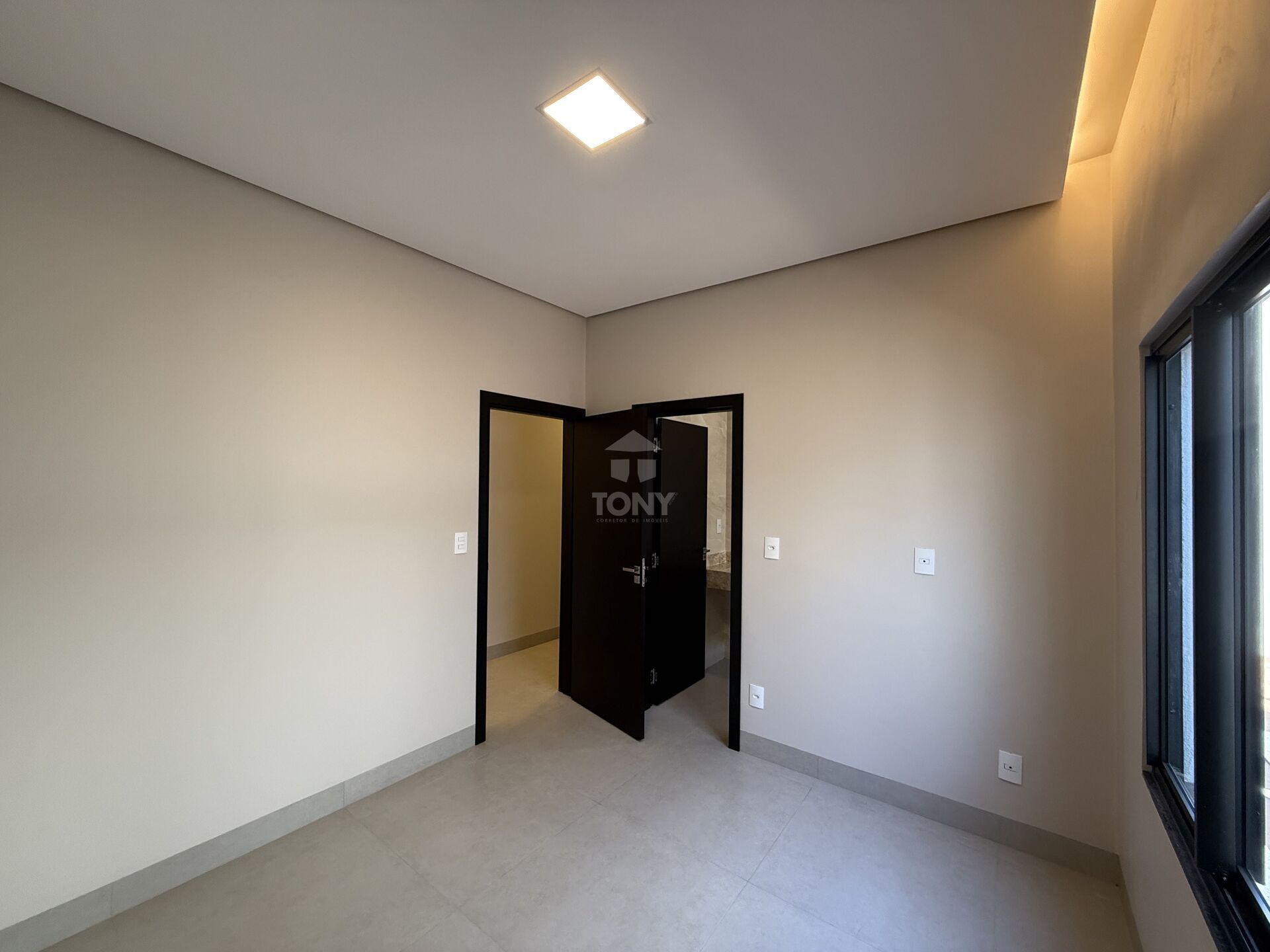 Casa à venda com 3 quartos, 3 suítes, 2 vagas e 126m² no Plano Diretor Sul, Palmas (TO) — foto 5 de 13