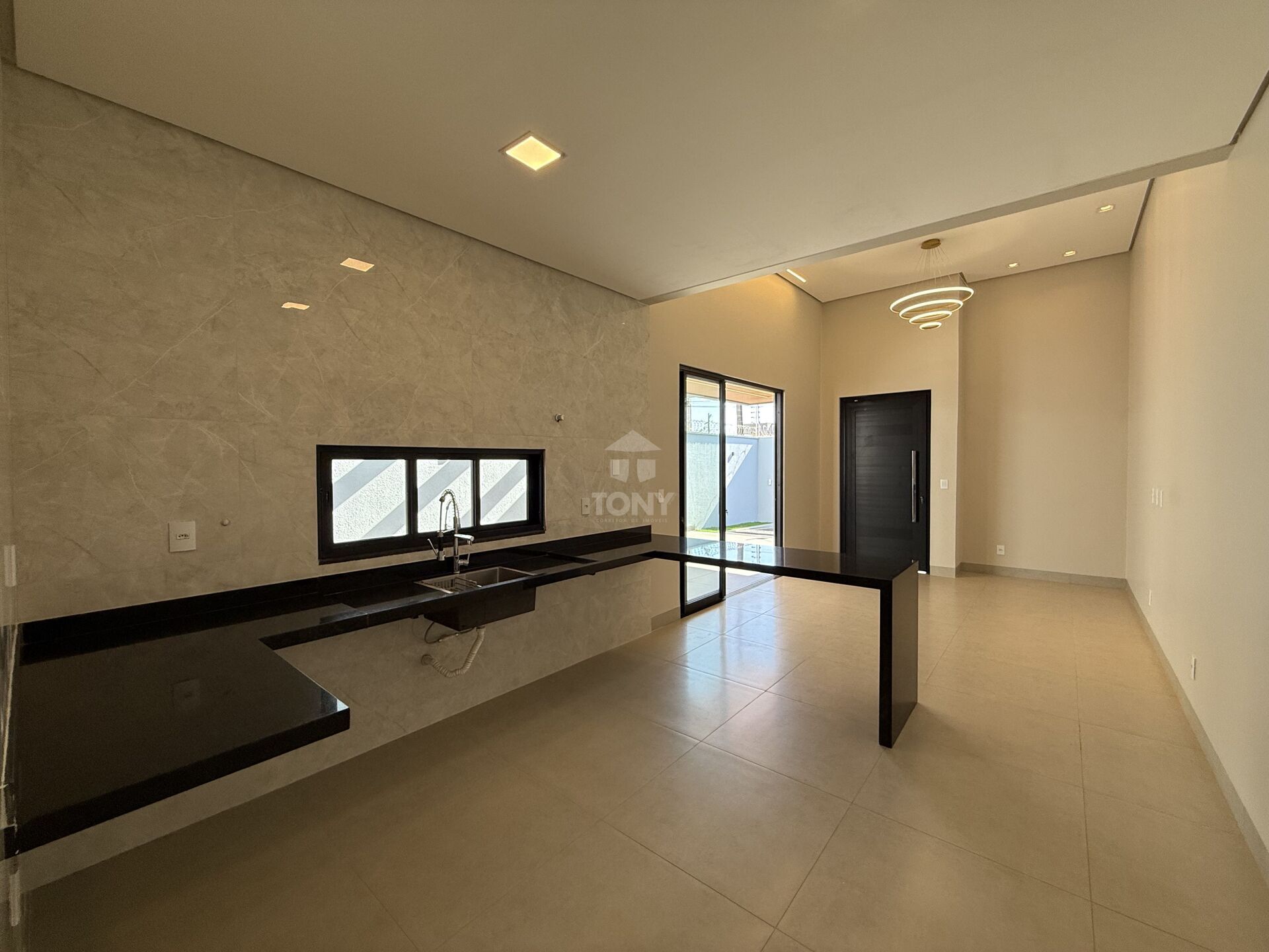 Casa à venda com 3 quartos, 3 suítes, 2 vagas e 126m² no Plano Diretor Sul, Palmas (TO) — foto 4 de 13
