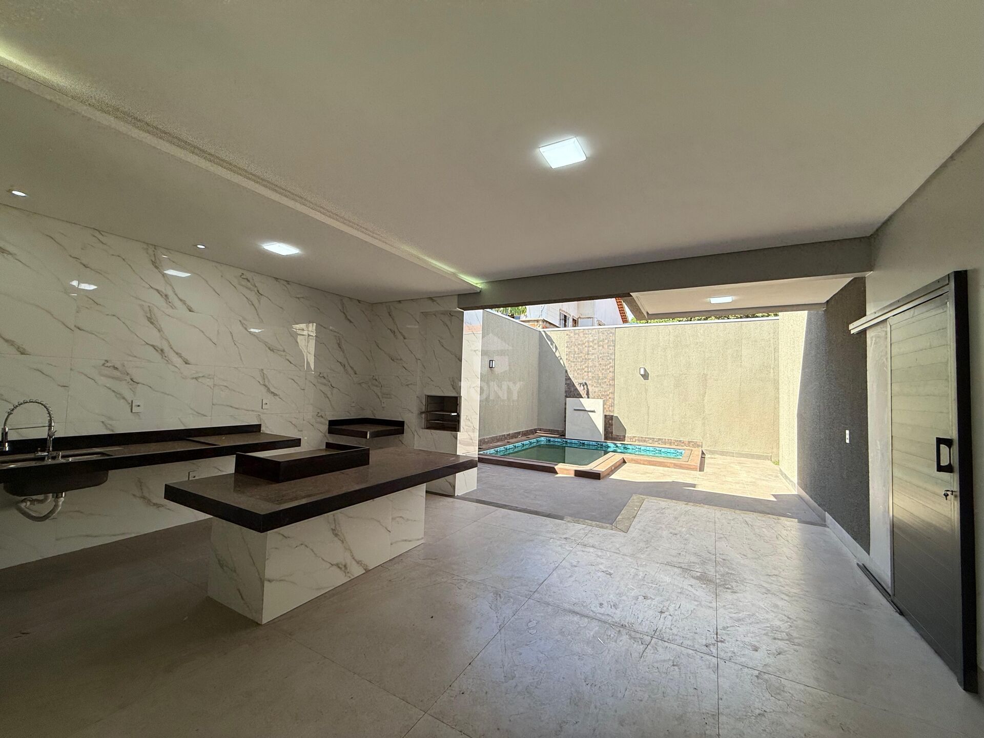 Casa à venda com 3 quartos, 3 suítes, 2 vagas e 185m² no Plano Diretor Sul, Palmas (TO) — foto 8 de 19