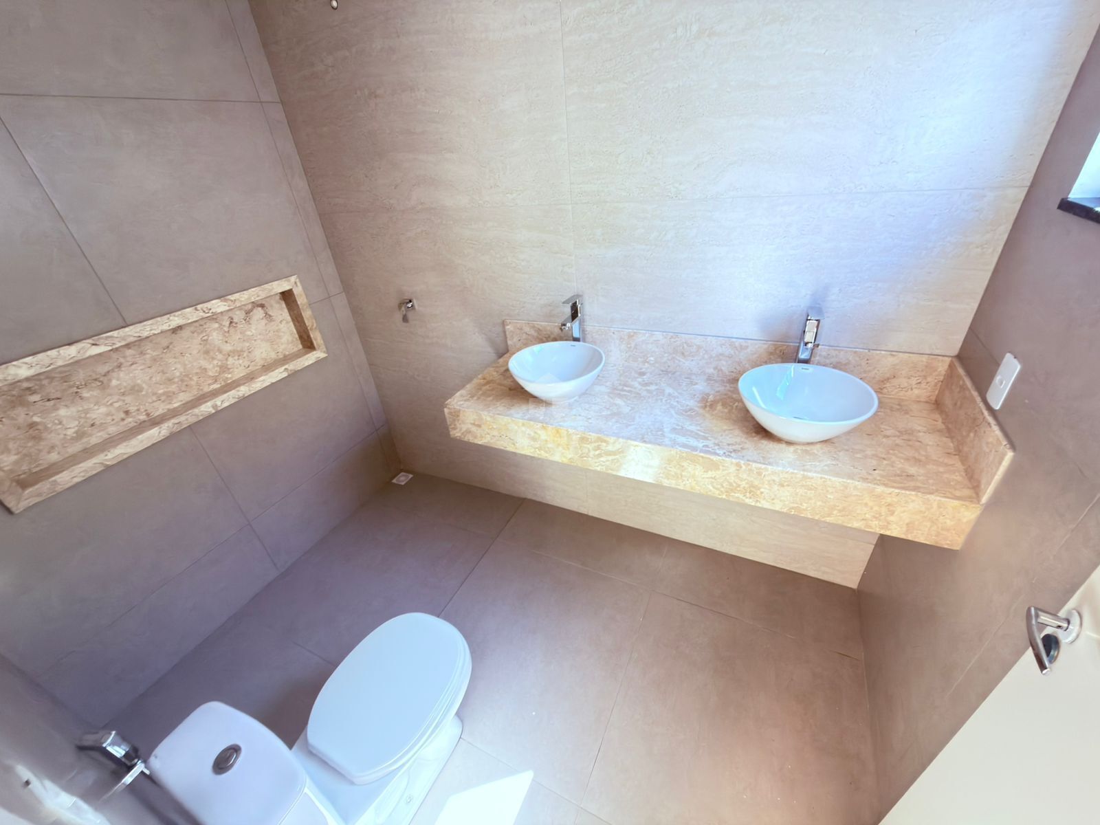 Casa à venda com 3 quartos, 1 suíte, 2 vagas e 143m² no Plano Diretor Sul, Palmas (TO) — foto 17 de 18