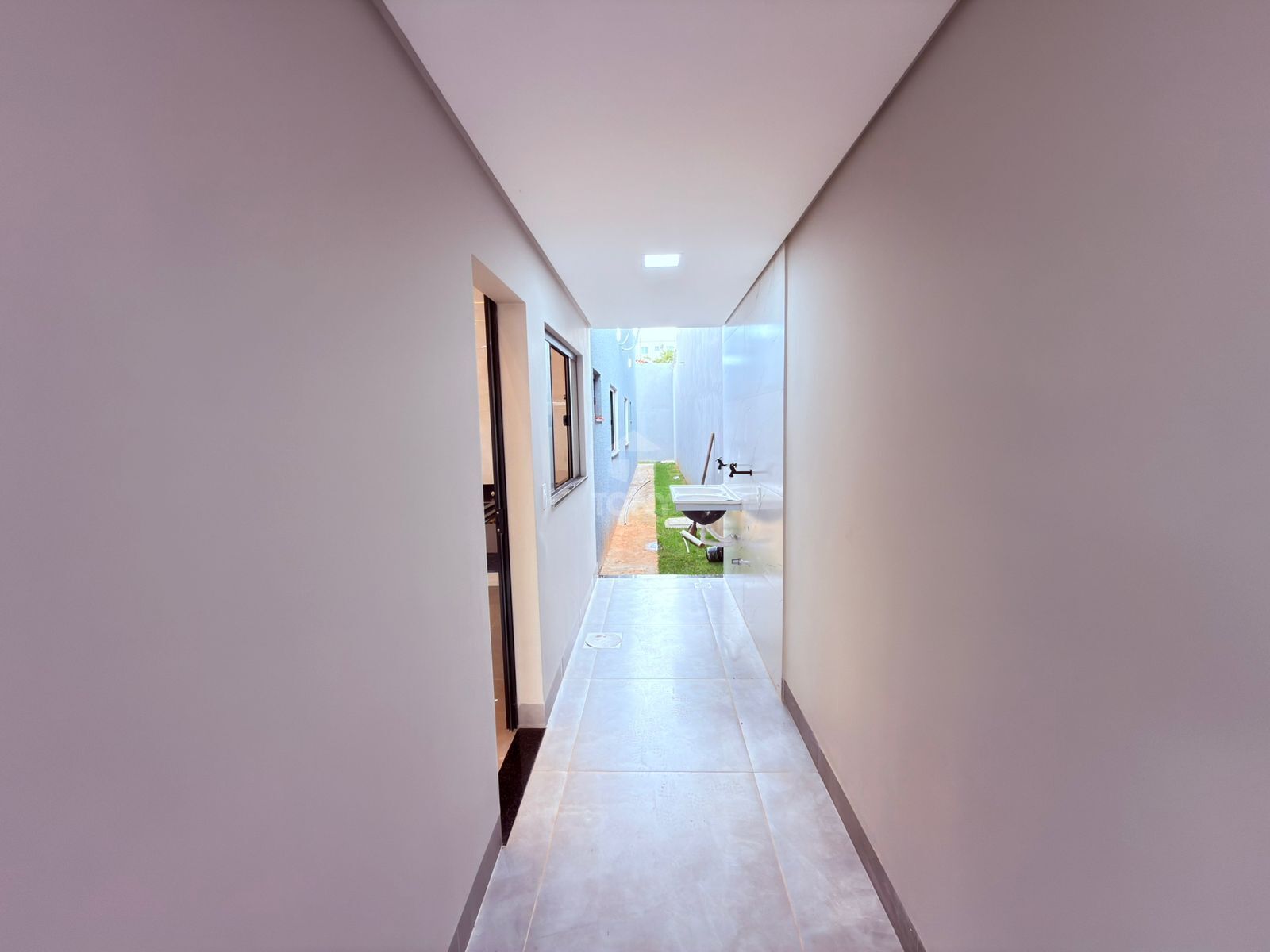 Casa à venda com 3 quartos, 1 suíte, 2 vagas e 111m² no Plano Diretor Sul, Palmas (TO) — foto 4 de 13