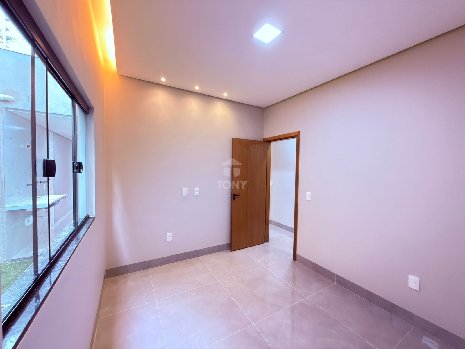 Casa à venda com 3 quartos, 1 suíte, 2 vagas e 111m² no Plano Diretor Sul, Palmas (TO) — foto 9 de 13