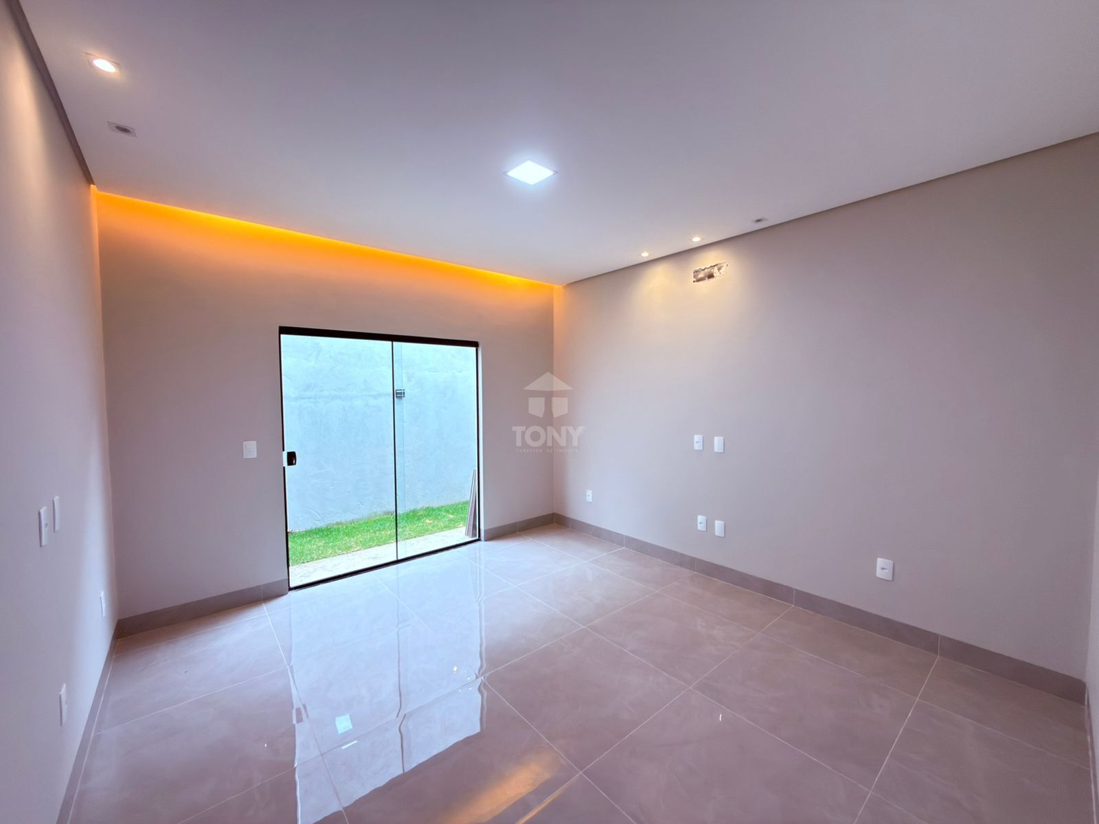 Casa à venda com 3 quartos, 1 suíte, 2 vagas e 111m² no Plano Diretor Sul, Palmas (TO) — foto 8 de 13