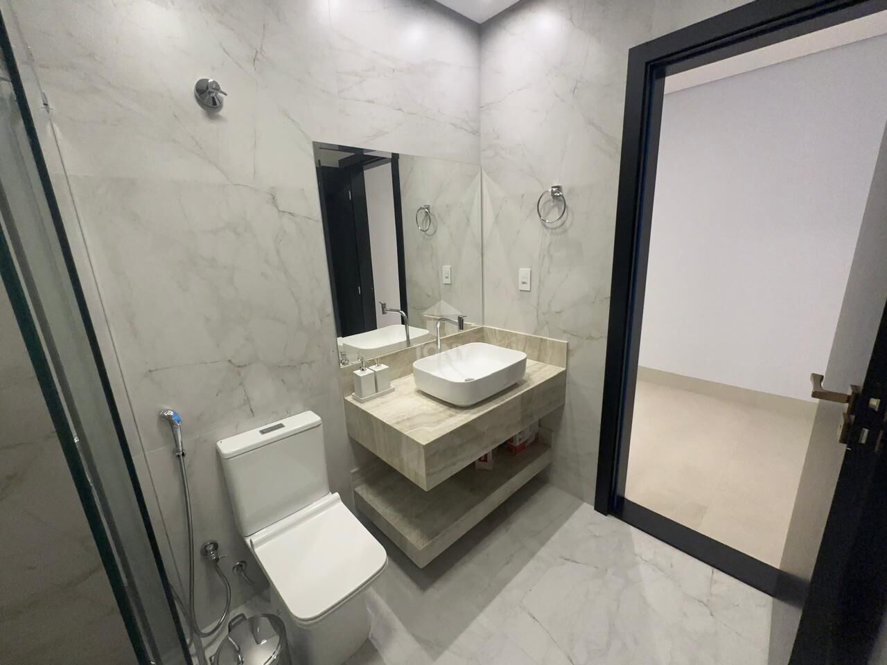 Casa à venda com 3 quartos, 3 suítes, 4 vagas e 236m² no Plano Diretor Sul, Palmas (TO) — foto 27 de 30