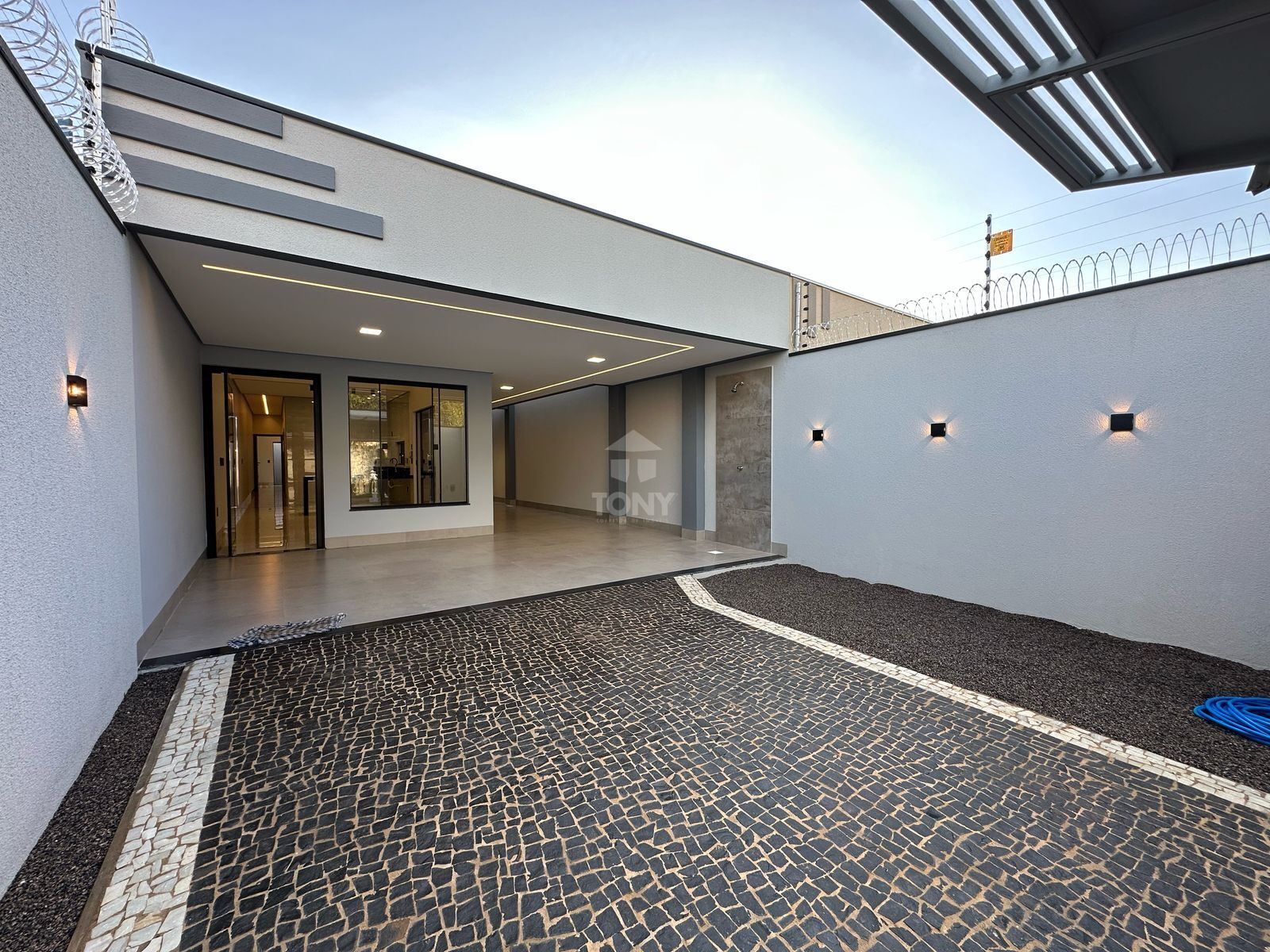 Casa à venda com 3 quartos, 1 suíte, 2 vagas e 146m² no Plano Diretor Norte, Palmas (TO) — foto 4 de 16