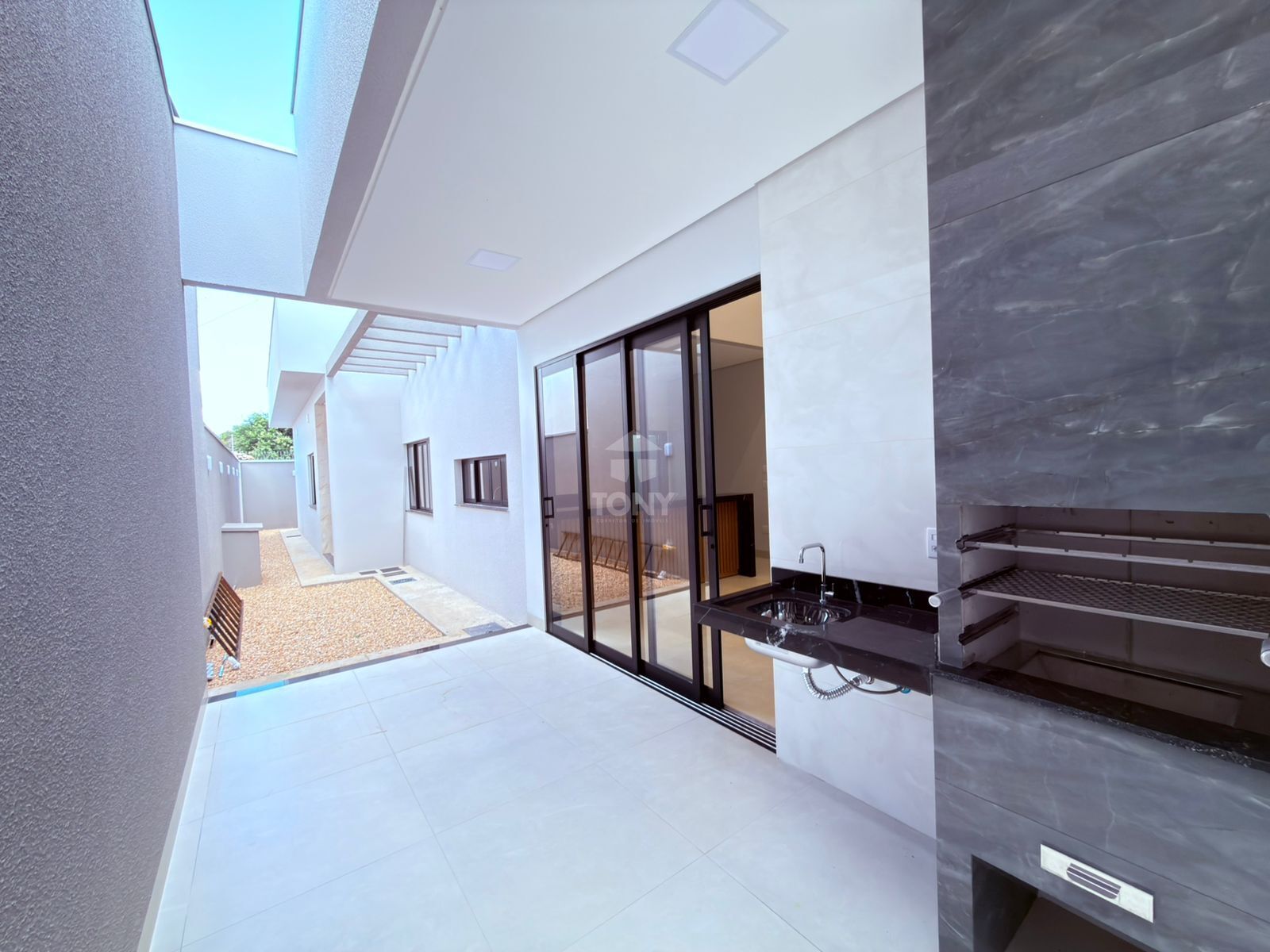 Casa à venda com 3 quartos, 1 suíte, 2 vagas e 155m² no Plano Diretor Sul, Palmas (TO) — foto 18 de 19