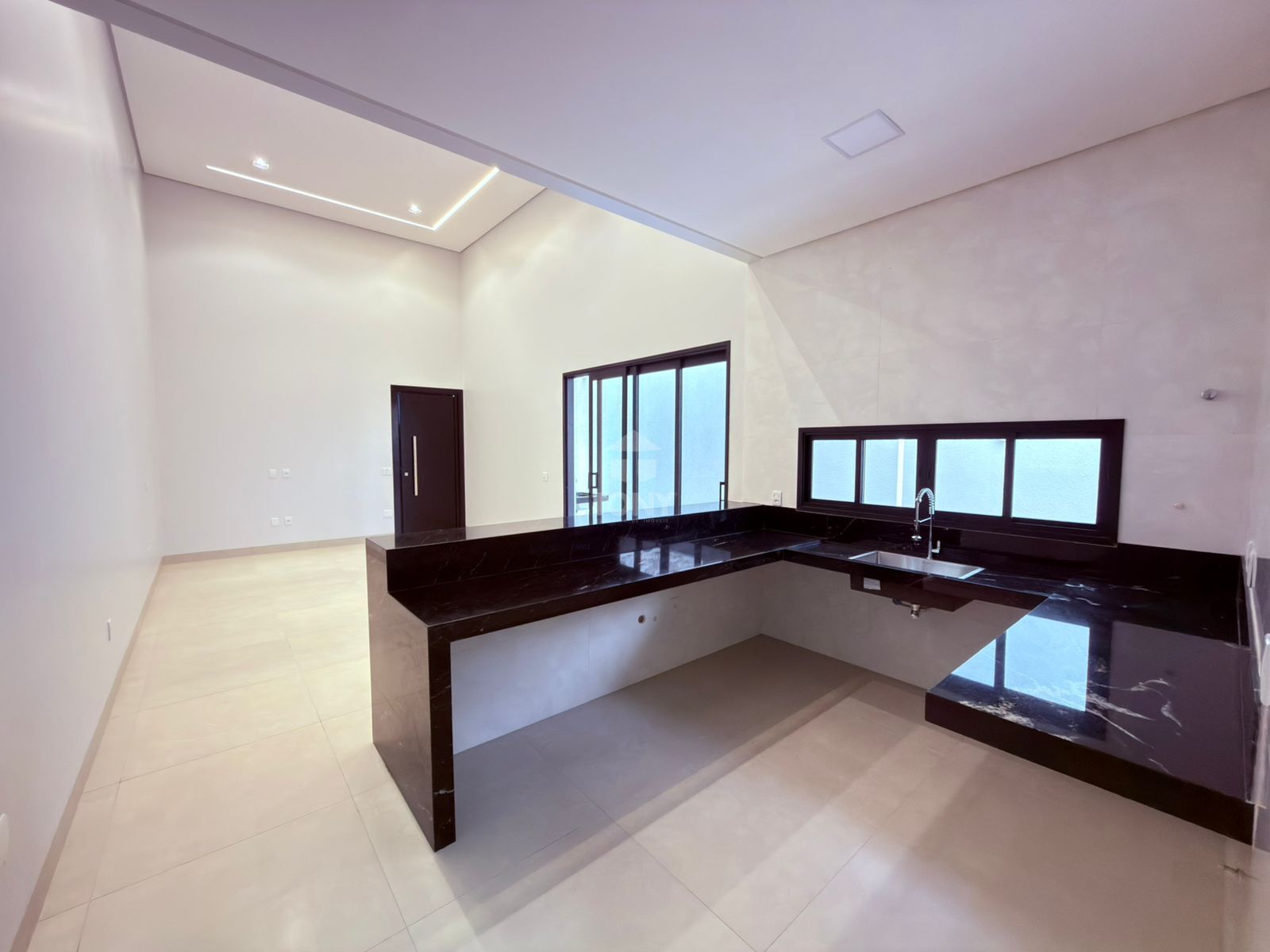 Casa à venda com 3 quartos, 1 suíte, 2 vagas e 155m² no Plano Diretor Sul, Palmas (TO) — foto 8 de 19
