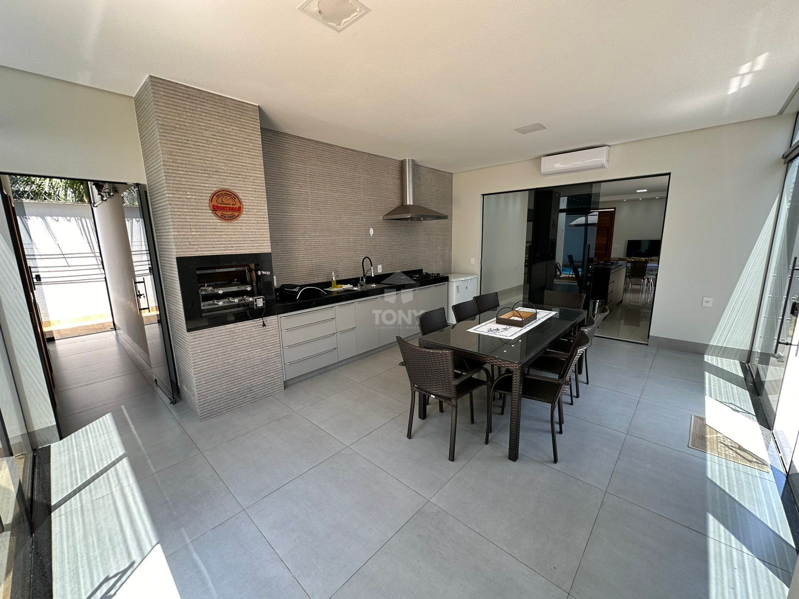 Casa à venda com 3 quartos, 1 suíte, 2 vagas e 180m² no Plano Diretor Sul, Palmas (TO) — foto 8 de 22