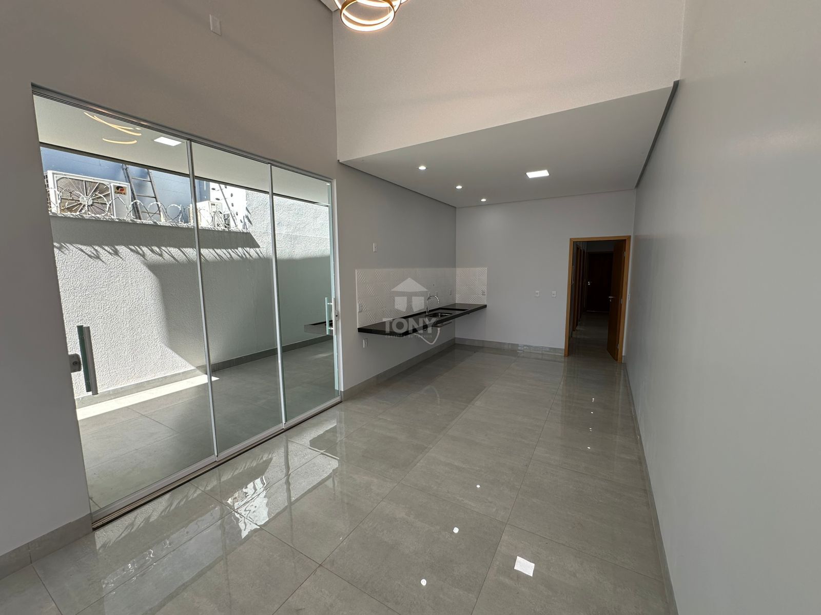 Casa à venda com 3 quartos, 1 suíte, 2 vagas e 122m² no Plano Diretor Sul, Palmas (TO) — foto 5 de 13