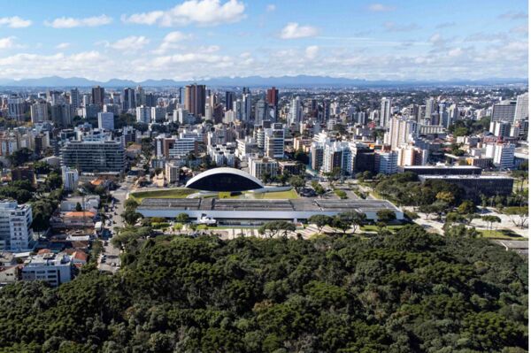 Locação mantém alta nos segmentos residencial e comercial, em Curitiba