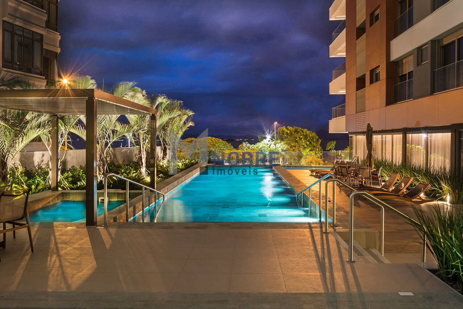 Apartamento à venda com 3 quartos, 3 suítes, 2 vagas e 131m² no Beira Mar Norte, Florianópolis (SC) — foto 9 de 30