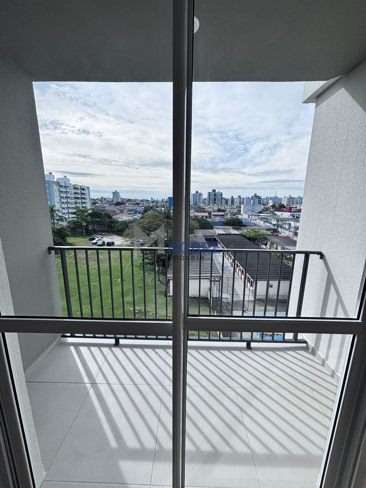 Apartamento à venda com 2 quartos, 1 banheiro, 1 vaga e 58m² no Barreiros, São José (SC) — foto 6 de 11