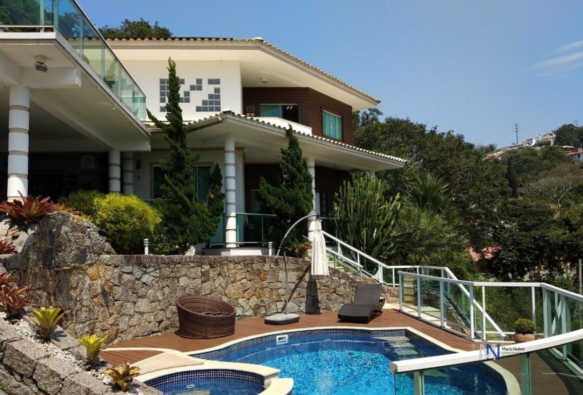 Casa à venda com 4 quartos, 5 banheiros, 2 vagas e 350m² no Bosque das Mansões, São José — foto principal