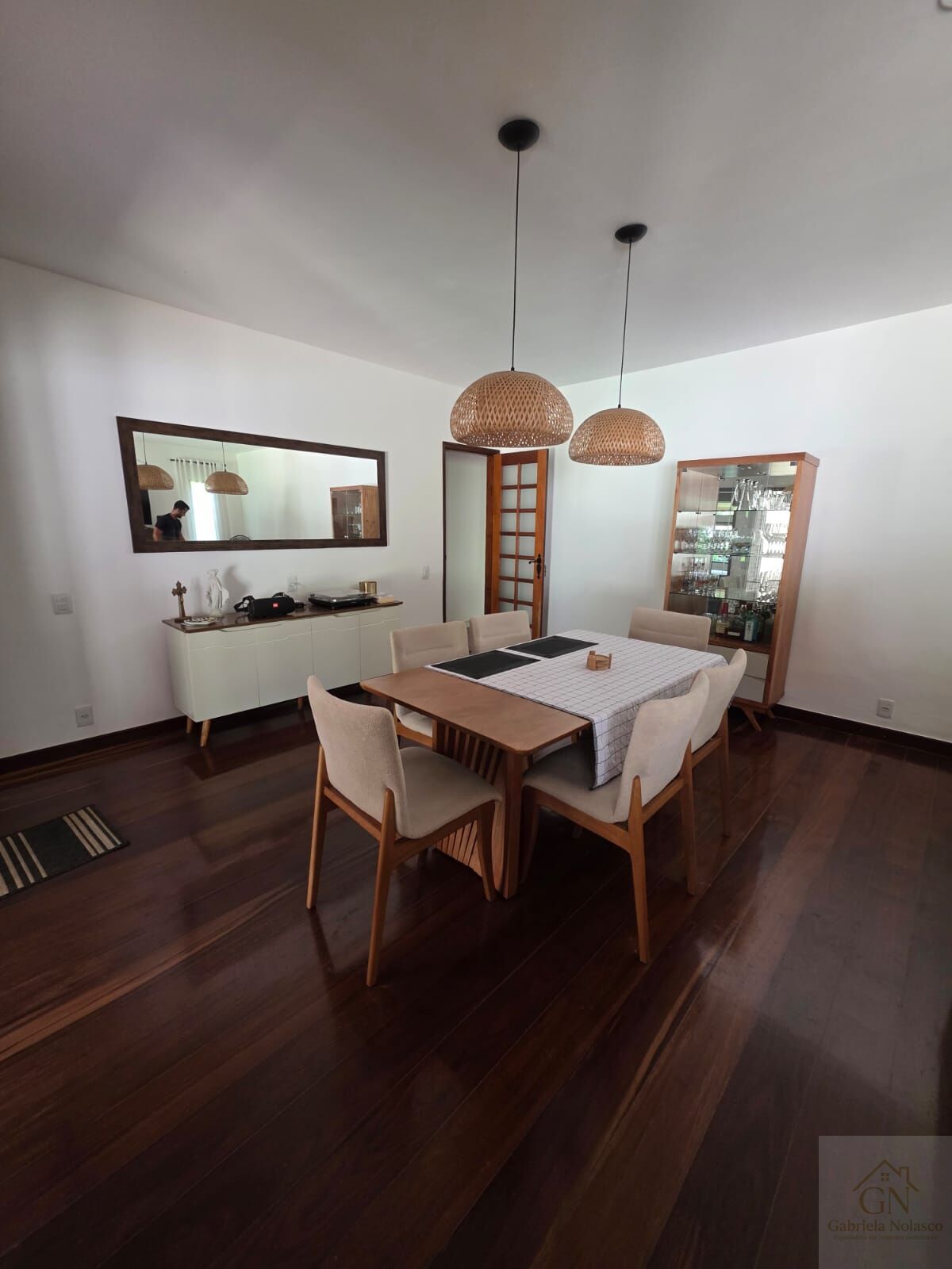Casa linear com 920m² de terreno, 4 quartos, lazer completo e a 5 minutos do centro de Teresópolis