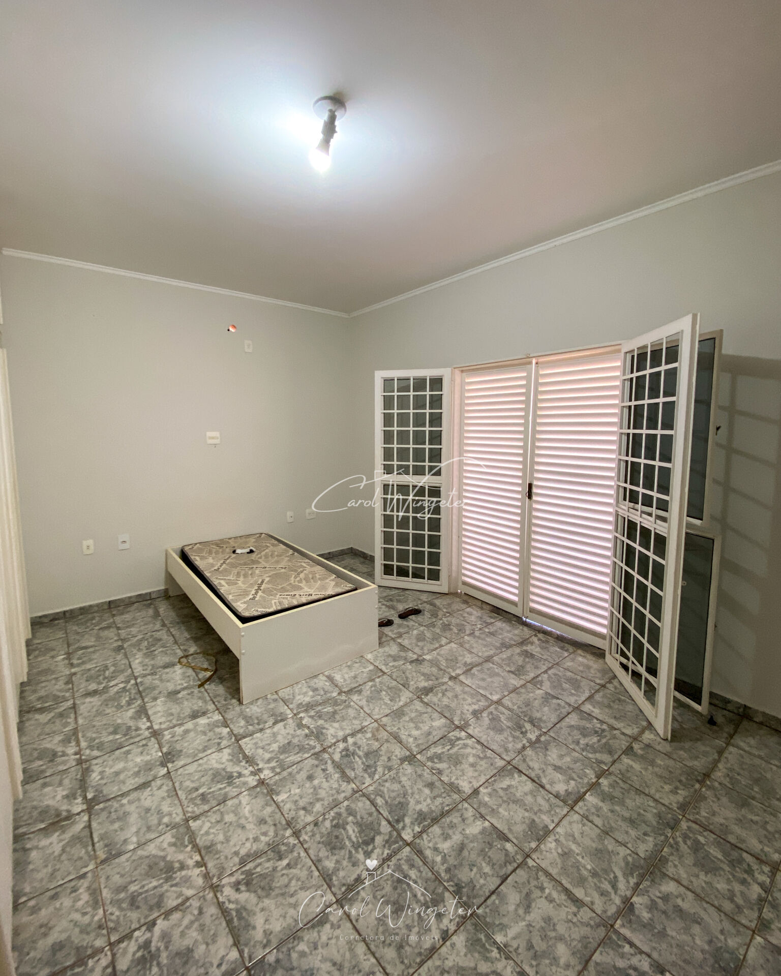 Casa com 4 quartos à venda, 300m² — foto 25 de 33