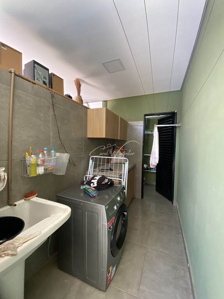 Casa com 3 quartos à venda, 214m² — foto 27 de 34