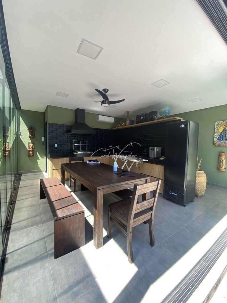 Casa com 3 quartos à venda, 214m² — foto 9 de 34