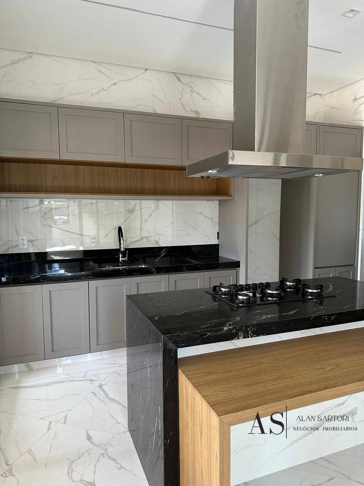 Casa de Condomínio com 3 quartos à venda, 369m² — foto 8 de 12