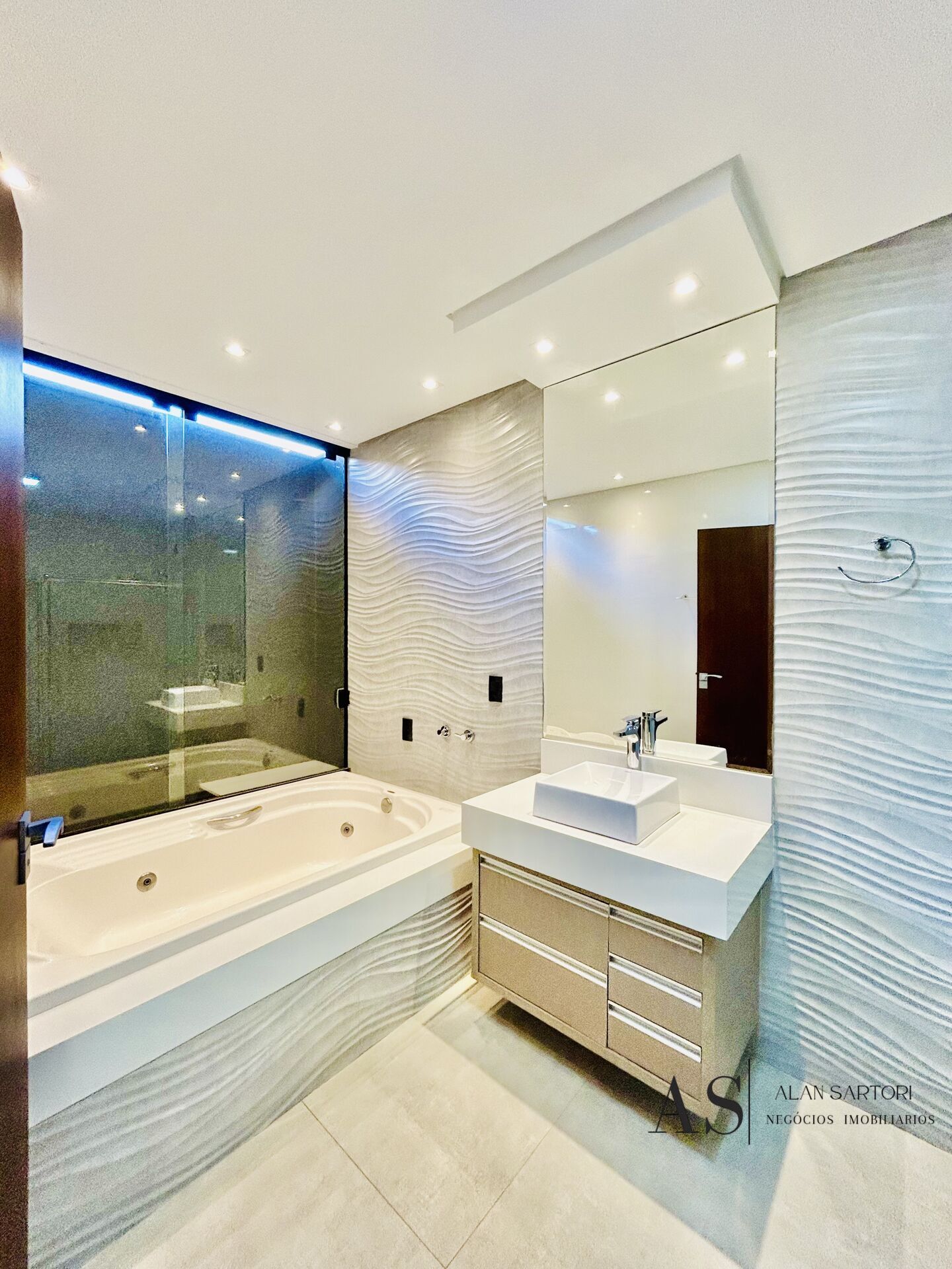 Casa de Condomínio com 4 quartos à venda, 410m² — foto 24 de 35