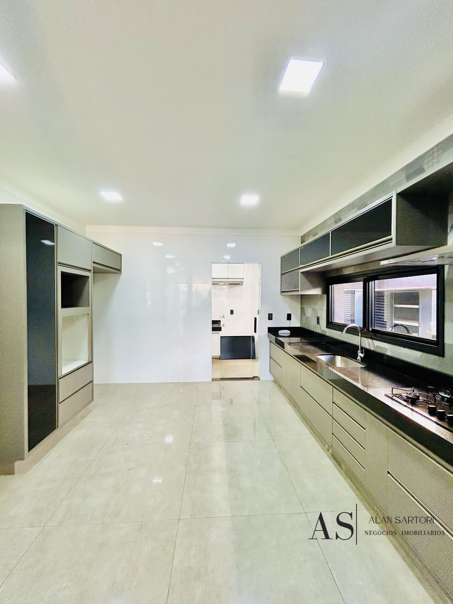 Casa de Condomínio com 4 quartos à venda, 410m² — foto 14 de 35