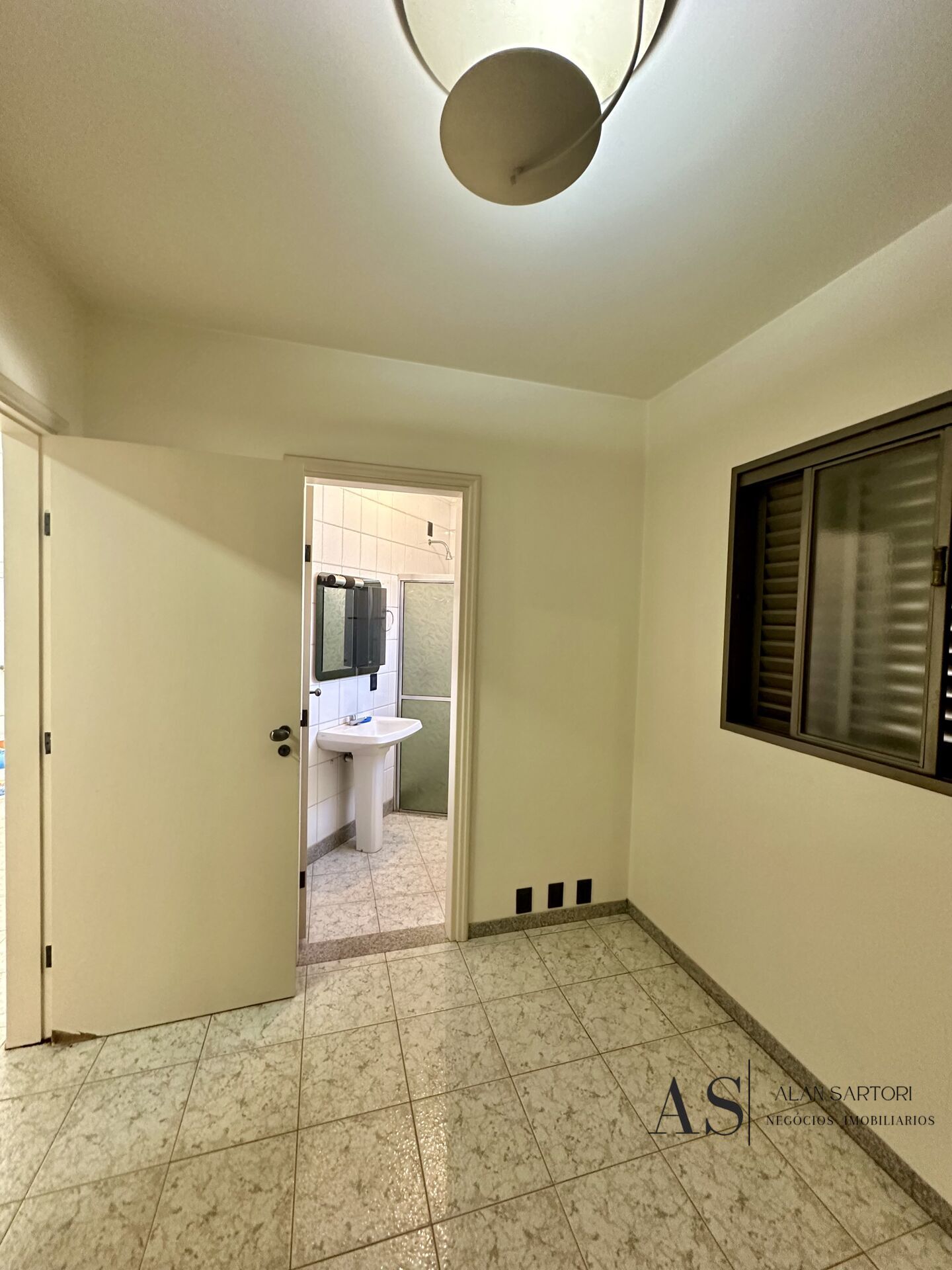 Casa com 4 quartos à venda, 405m² — foto 37 de 39