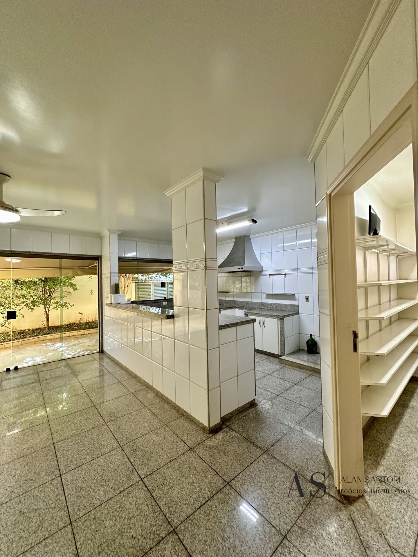 Casa com 4 quartos à venda, 405m² — foto 18 de 39