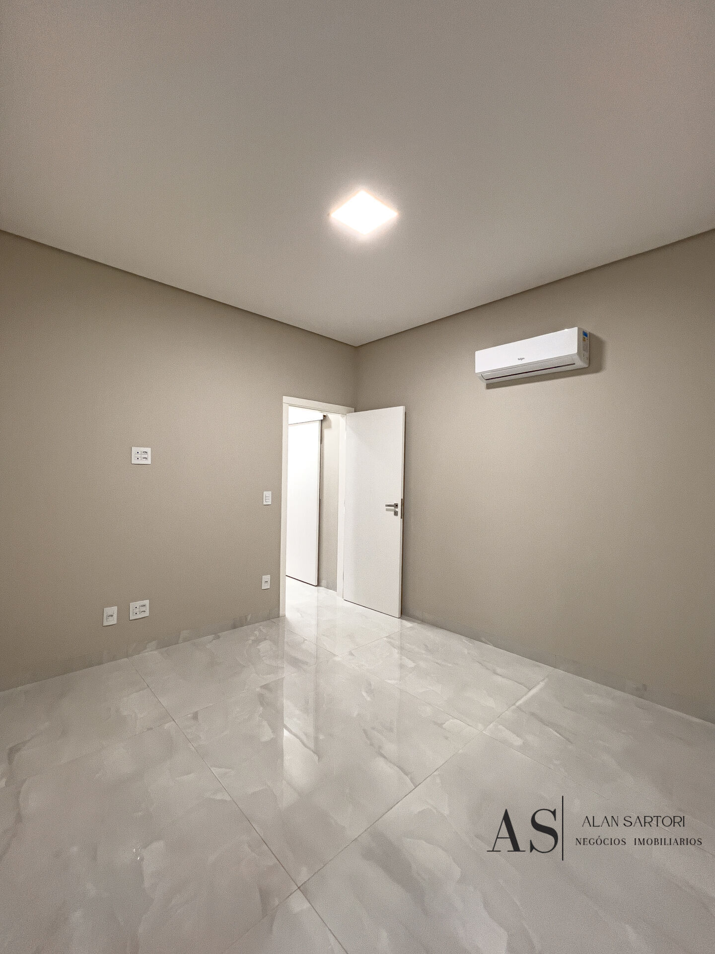 Casa de Condomínio com 4 quartos à venda, 310m² — foto 33 de 35