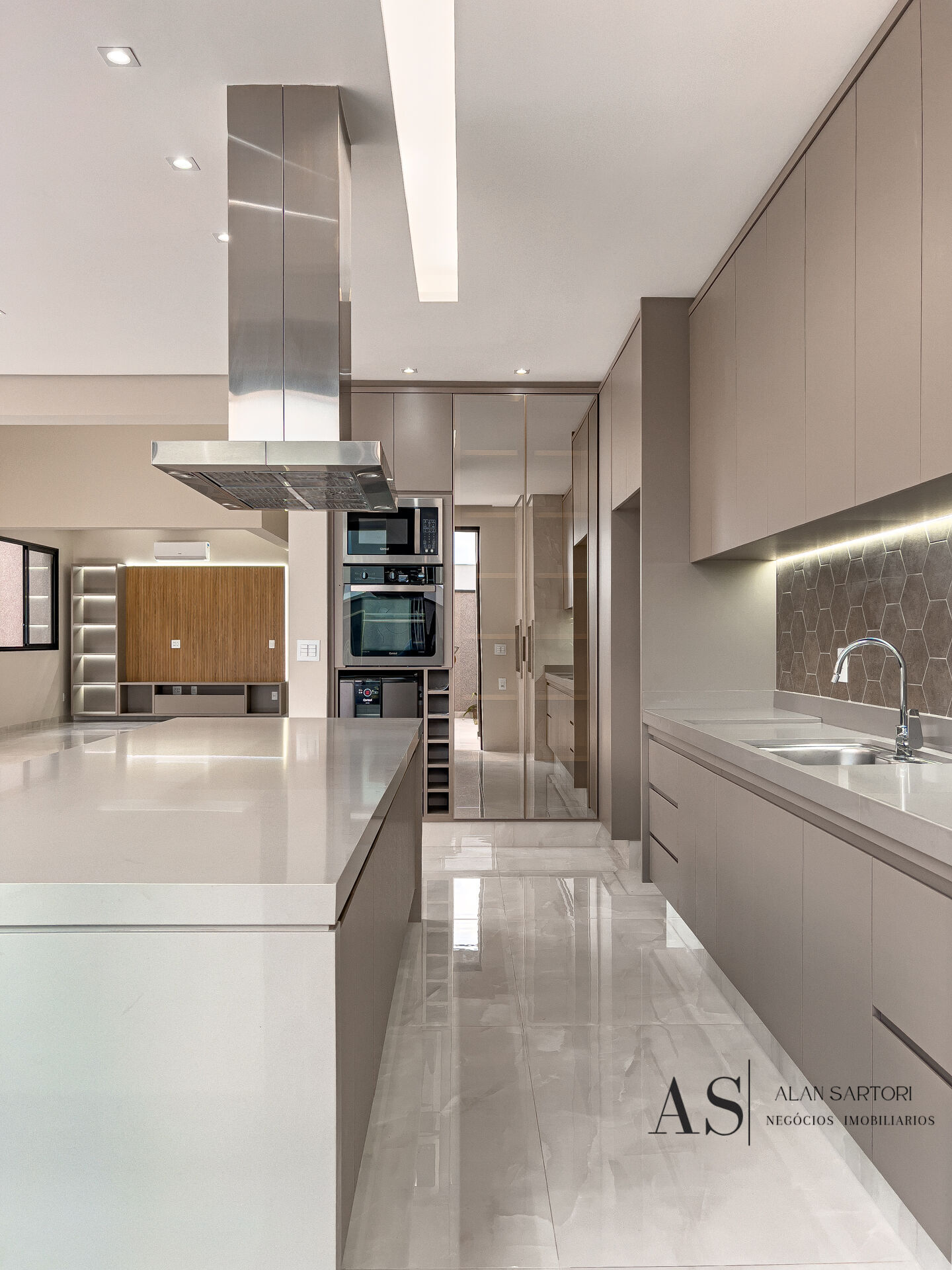 Casa de Condomínio com 4 quartos à venda, 310m² — foto 25 de 35