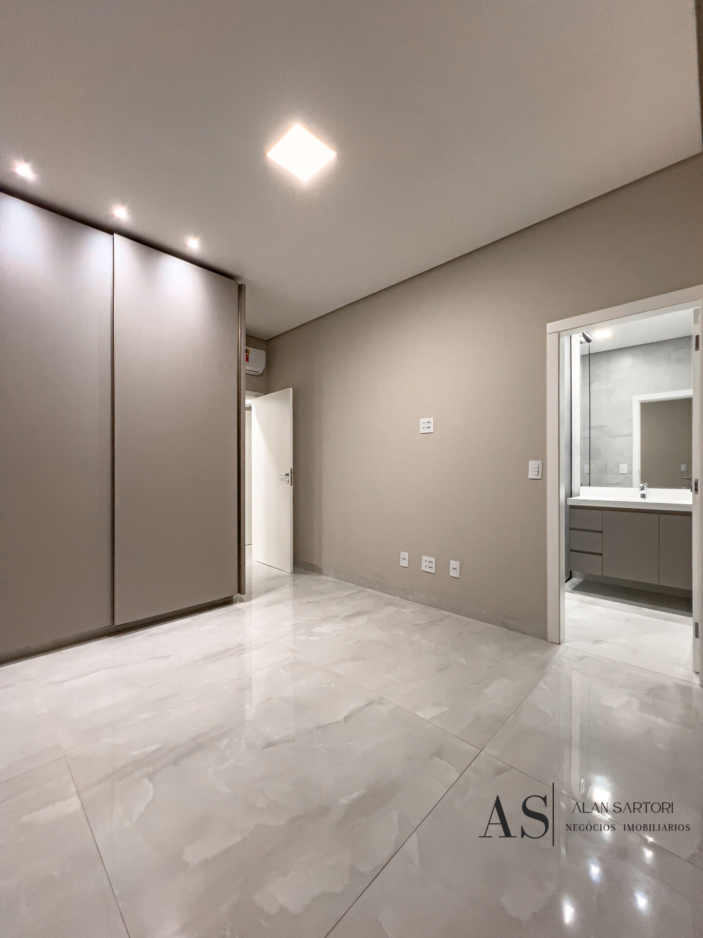 Casa de Condomínio com 4 quartos à venda, 310m² — foto 31 de 35