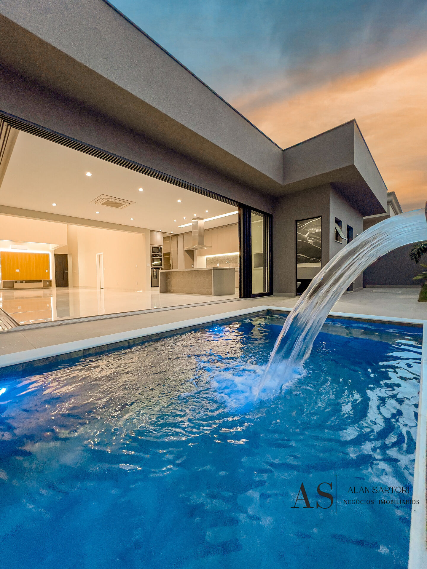 Casa de Condomínio com 4 quartos à venda, 310m² — foto 11 de 35