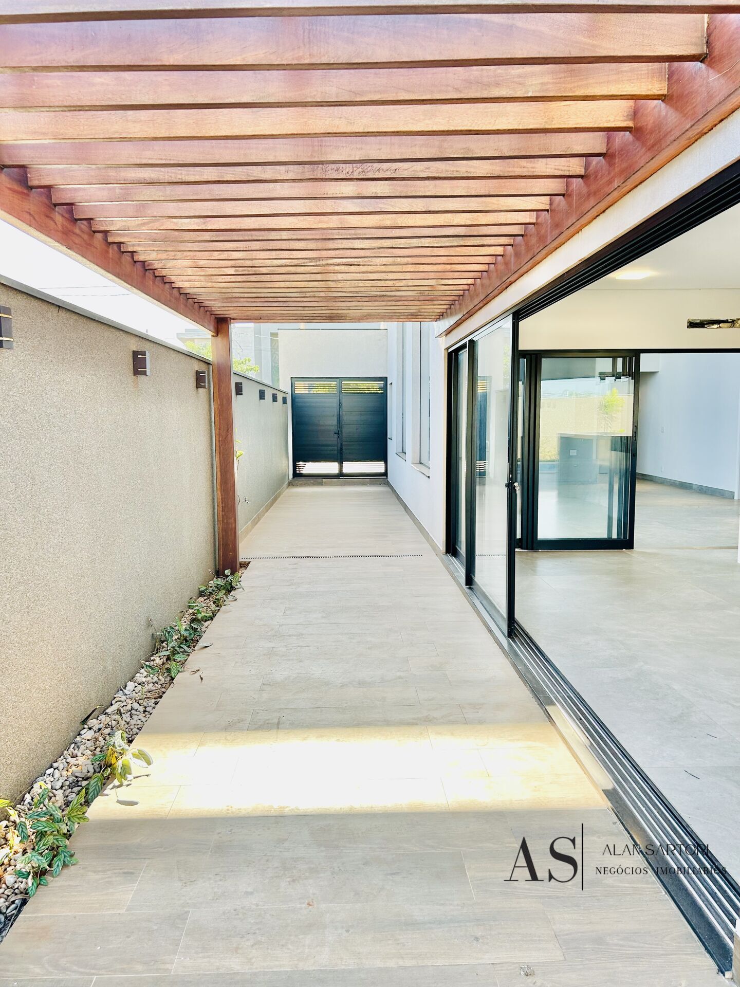 Casa de Condomínio com 4 quartos à venda, 304m² — foto 50 de 50
