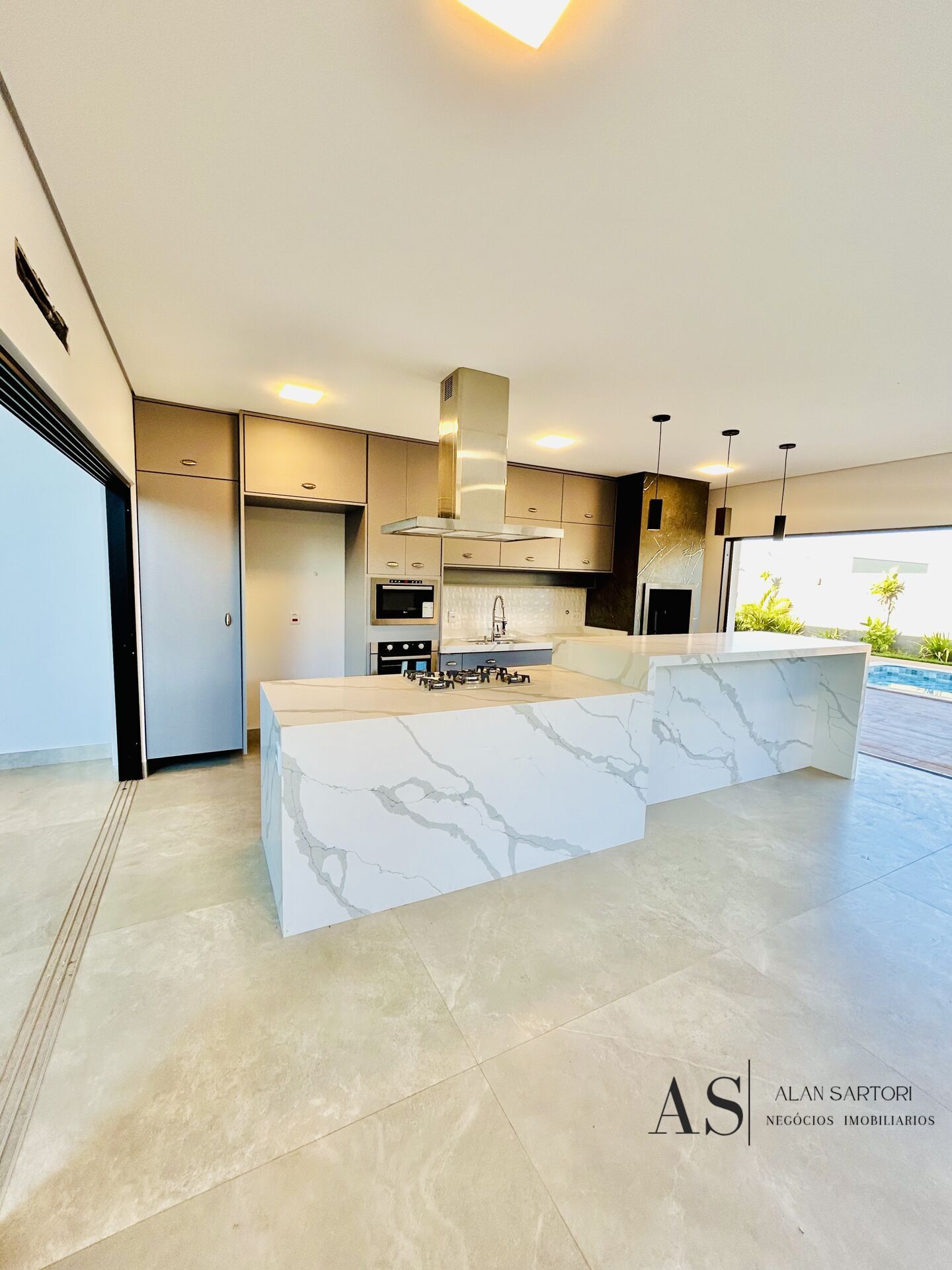 Casa de Condomínio com 4 quartos à venda, 304m² — foto 13 de 50