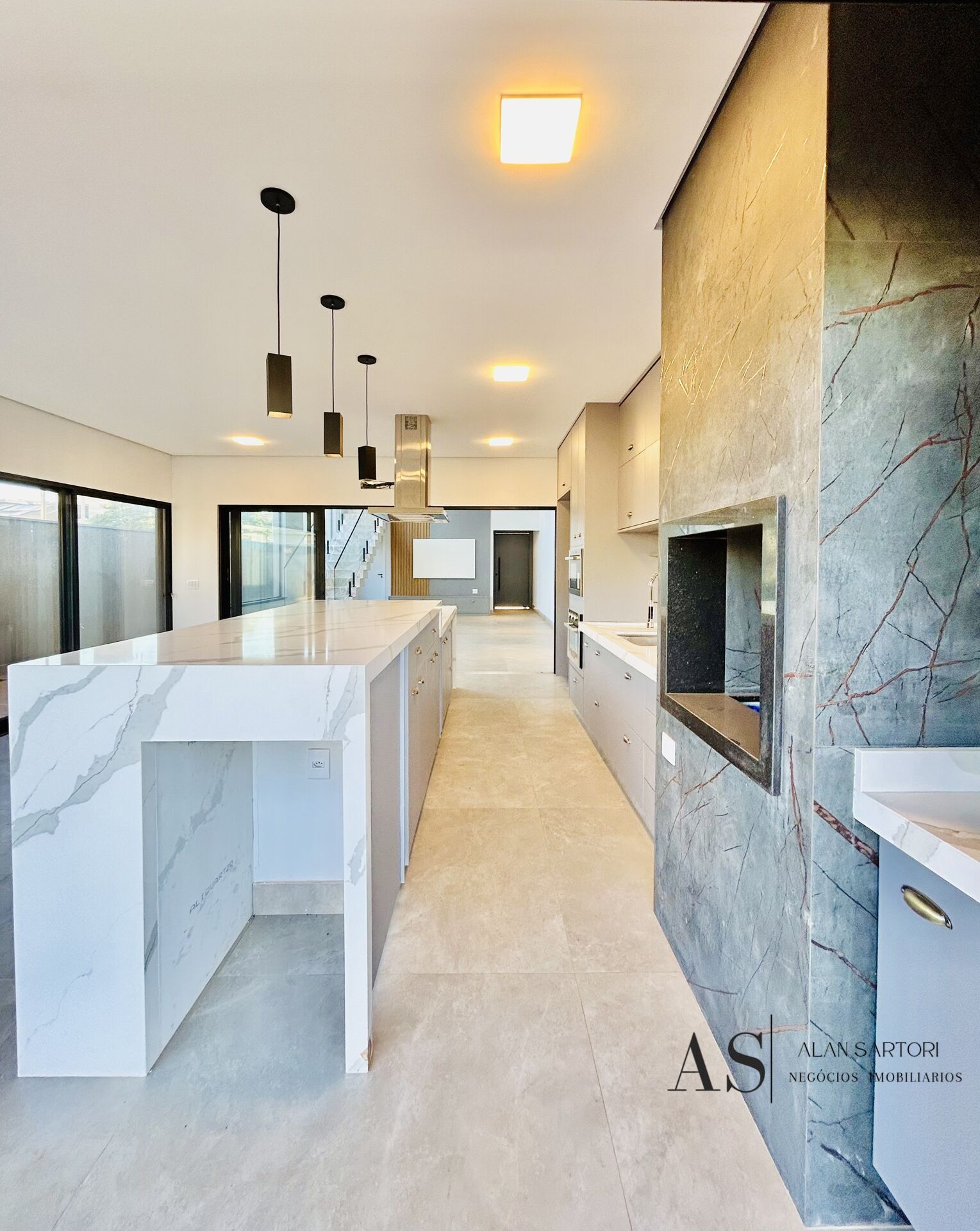 Casa de Condomínio com 4 quartos à venda, 304m² — foto 16 de 50
