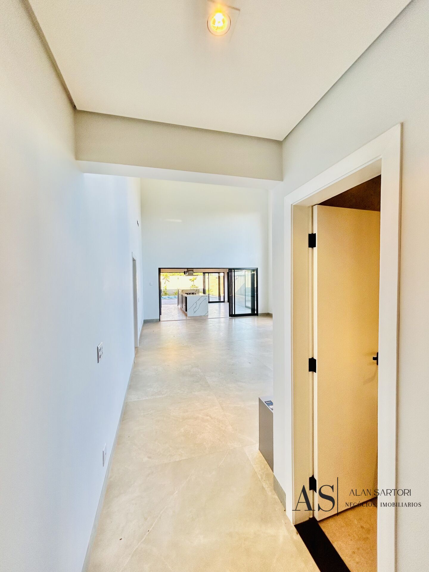 Casa de Condomínio com 4 quartos à venda, 304m² — foto 4 de 50