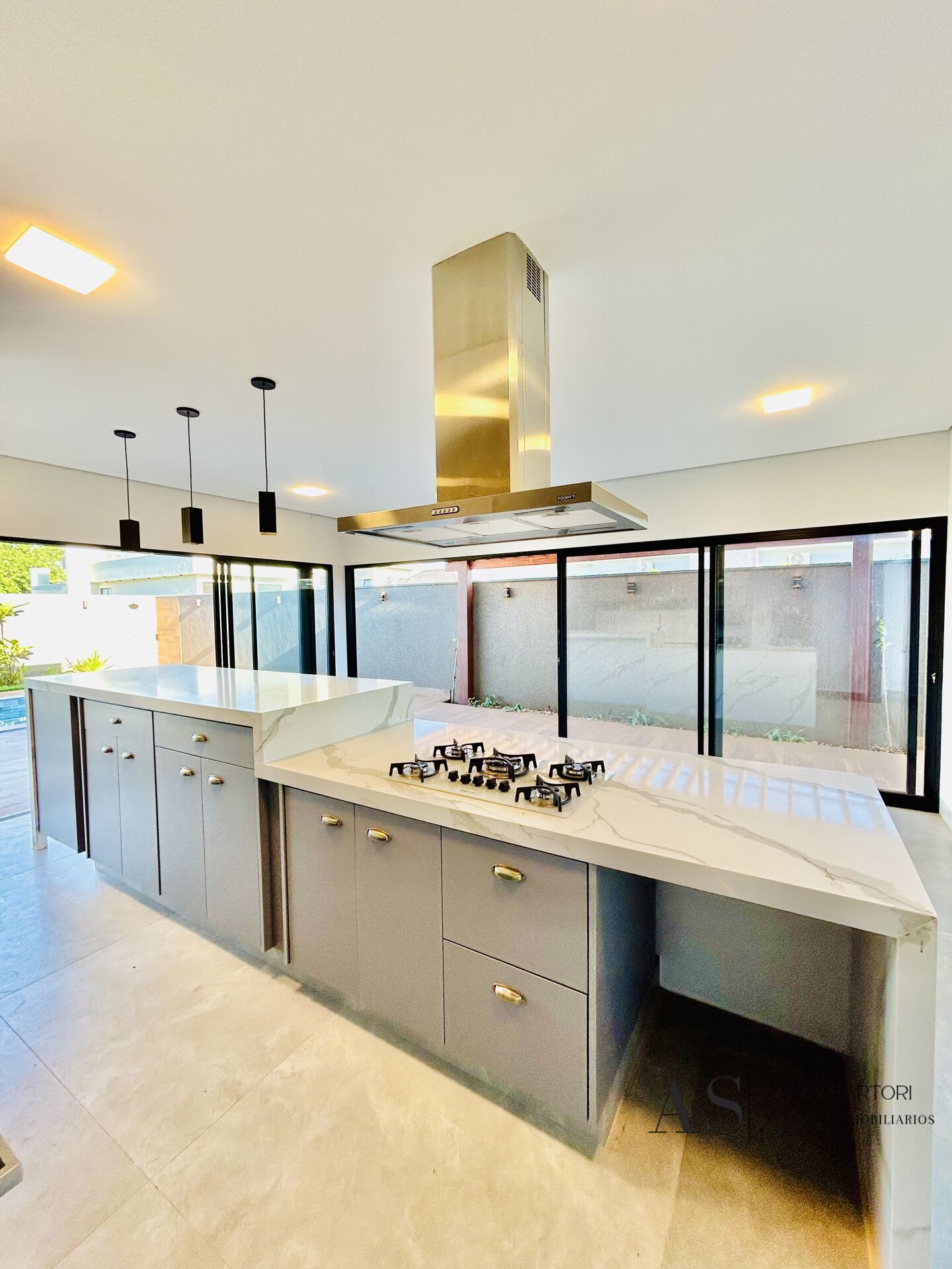 Casa de Condomínio com 4 quartos à venda, 304m² — foto 19 de 50