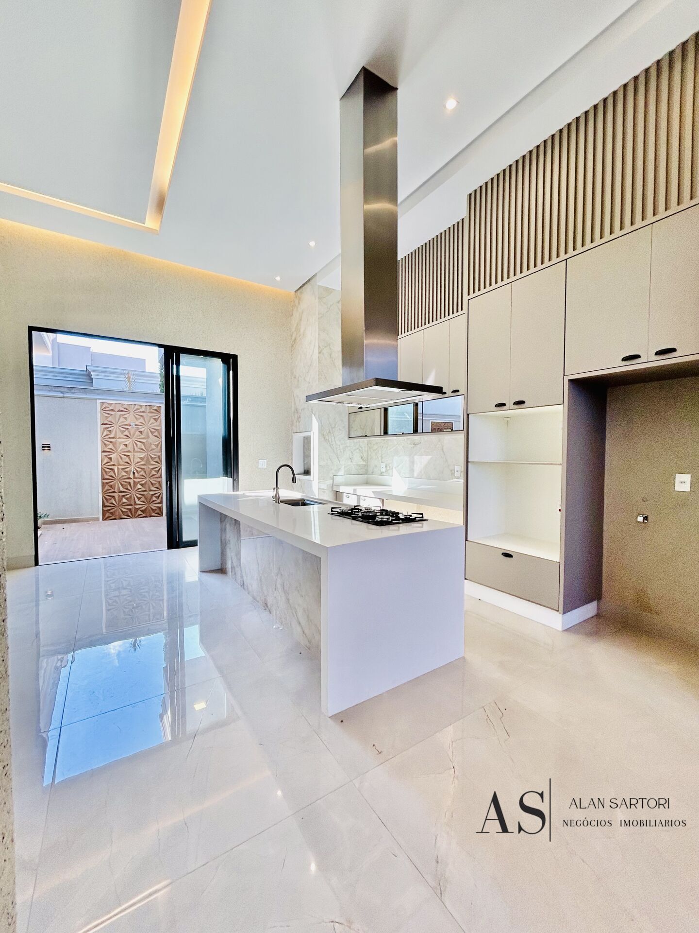 Casa de Condomínio com 3 quartos à venda, 226m² — foto 18 de 40